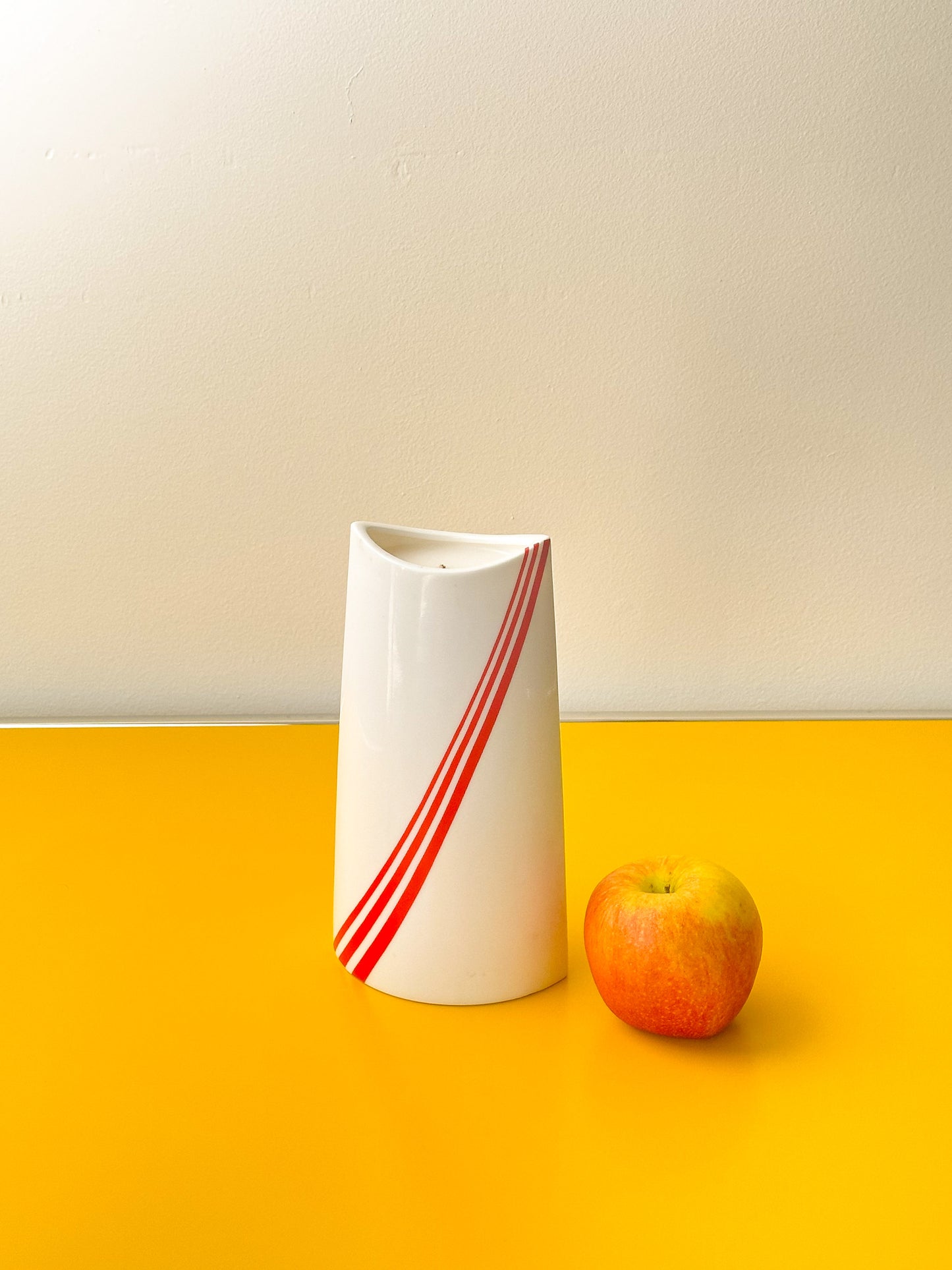 Red-Stripe Vase